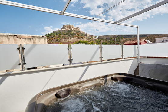 Hot tub/Jacuzzi